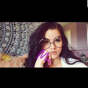 Meet your Posher, Natalie